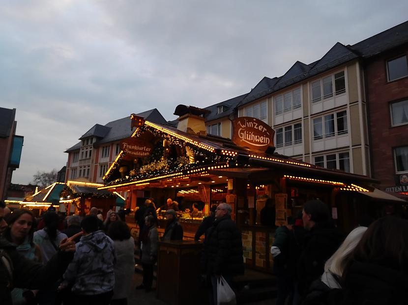  Autors: turistsr@speles Frankfurte: Ziemassvētkus gaidot