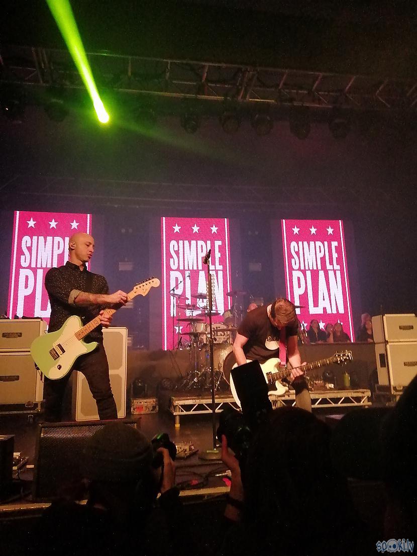  Autors: astronaut Simple Plan koncerts Londonā un Birmingemā