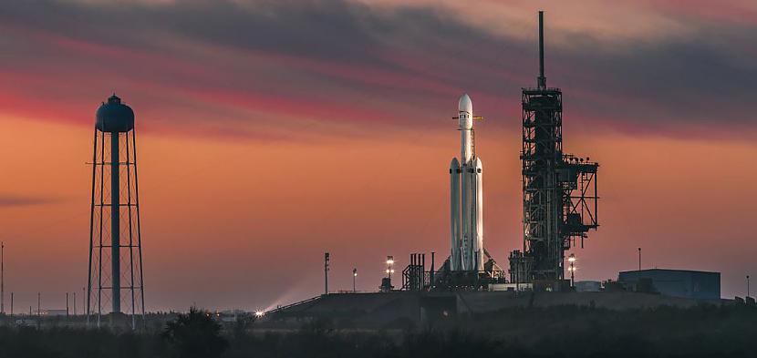 Tas būs pirmais ASV... Autors: matilde «SpaceX» trešdien plāno veikt pirmo pilotējamo lidojumu kosmosā