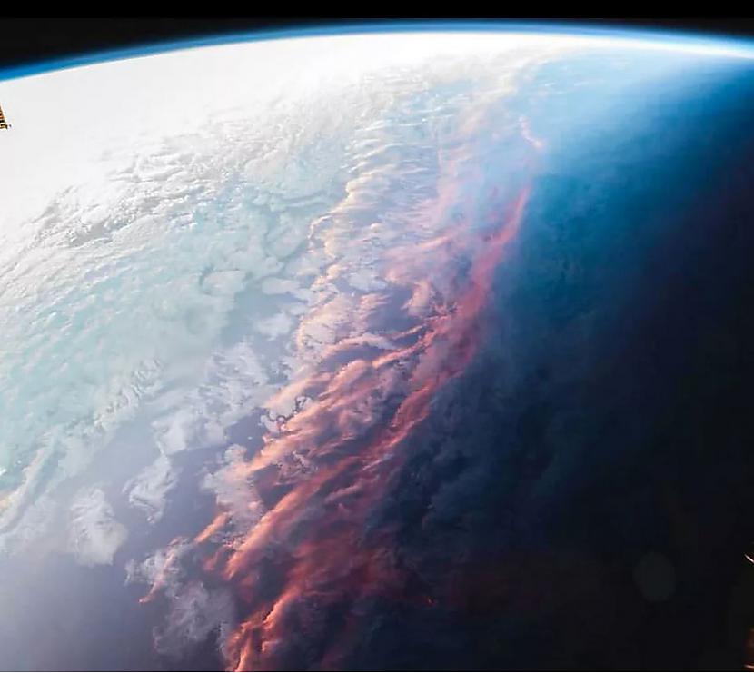 Saulriets no kosmosa Autors: Lestets 26 bildes, kas parādīs šīs pasaules dīvainākos noslēpumus
