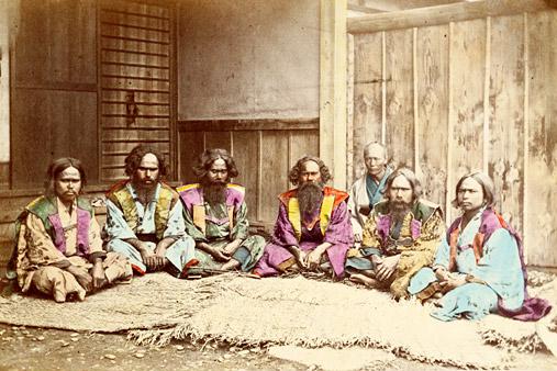 Pirmās liecības par ainu... Autors: Lestets Noslēpumainie Japānas pirmiedzīvotāji ainu cilvēki