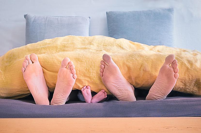 Ķermenim pirms... Autors: Lestets Kāpēc guļot mums patīk izbāzt vienu kāju?