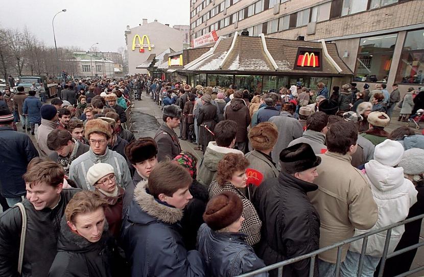  Autors: Fosilija Vēsturisku fotogrāfiju izlase par sociālisma ēras beigām  80-90 gadi