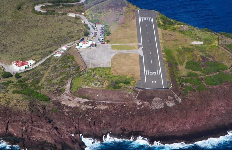 JuanchoIrauskin lidosta Sabas... Autors: Fosilija 10 visbīstamākās lidostas pasaulē ✈🛩