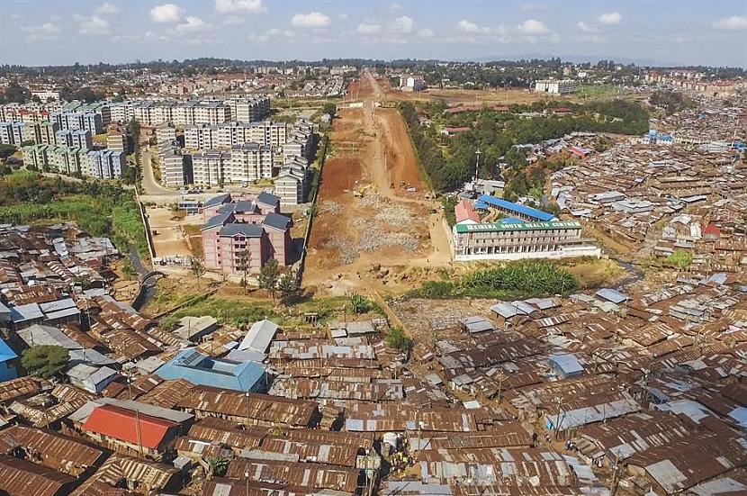 Nairobi kenija Āfrikā nemaz... Autors: antoanns Bagātības un nabadzības salīdzināšana bildēs