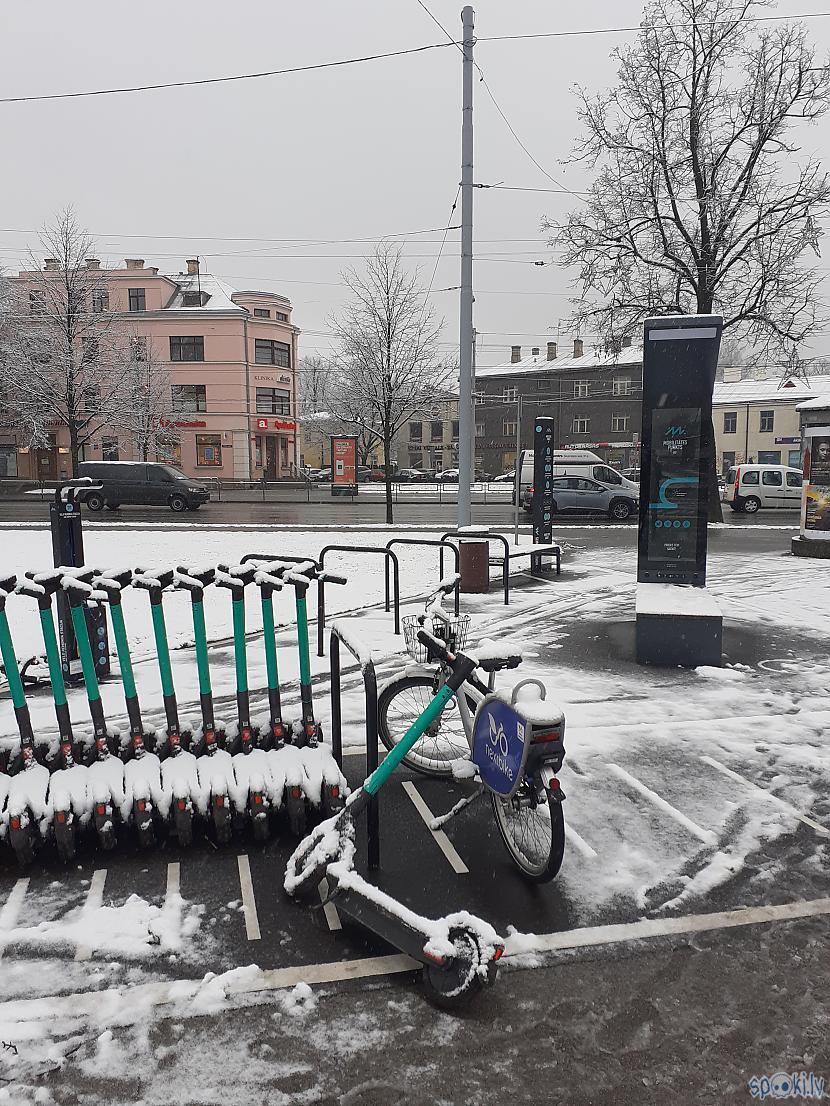 Mobilitātes punkts blakus Autors: Drakonvīrs Pirmais sniegs 30.11.2020, jeb ceļš no Jaunās Teikas uz Alfu...