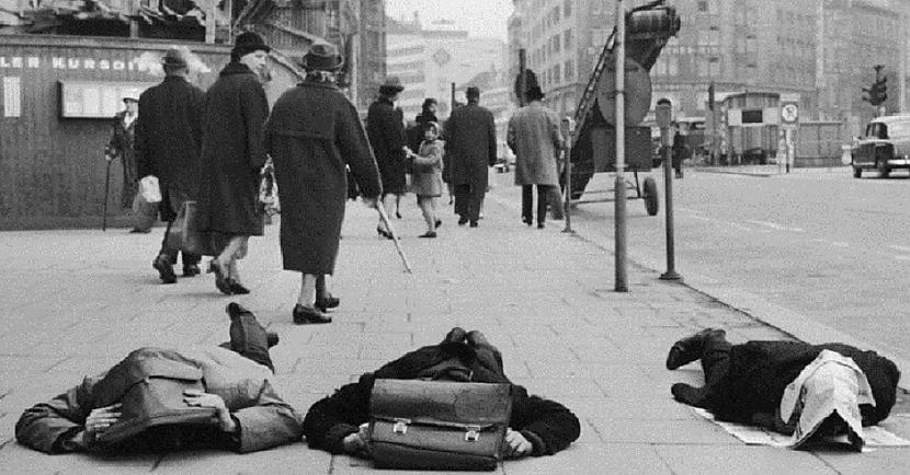 Aktīvisti Hamburgā demonstrē... Autors: Lestets Kā tas bija: reti vēsturiski kadri