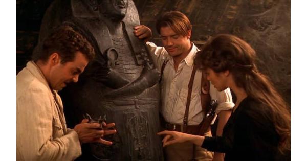 Mēs taču visi atceramies filmu... Autors: The Diāna Ēģiptē atrastas 50 «nolādētas» mūmijas un Mirušo grāmata