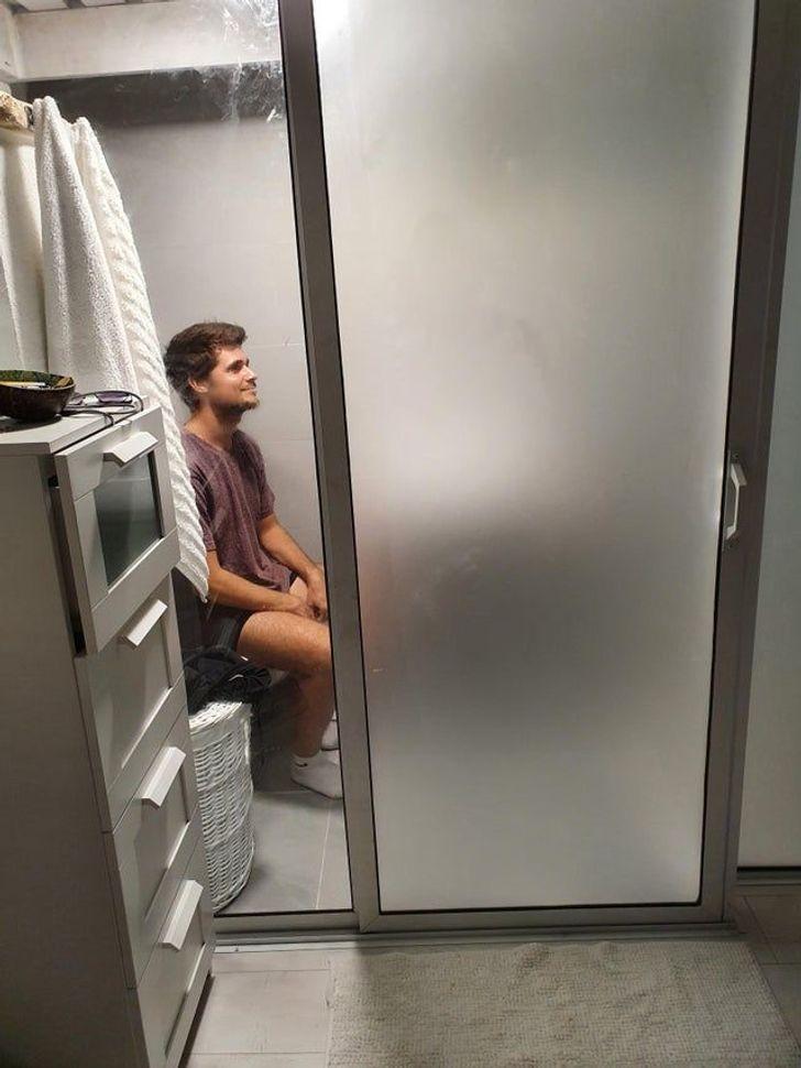 Kad tu gribi būt privāts bet... Autors: matilde 15 vannas istabas, kuru dizains liek domāt: «Kas, pie velna, ir tas?»