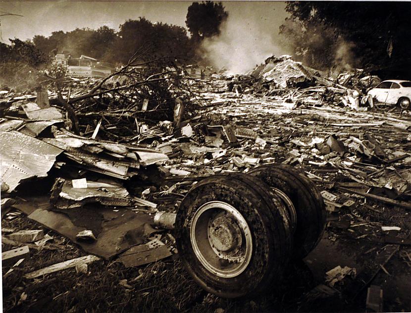  Autors: Testu vecis Komerciālo lidaparātu katastrofu bildes (Astoņdesmitie) 1980.-1985.g