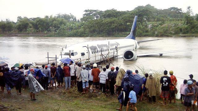 Garuda Indonesia reiss 421... Autors: Testu vecis Komerciālo lidaparātu katastrofu bildes (Divtūkstošie) 2000.-2003.g