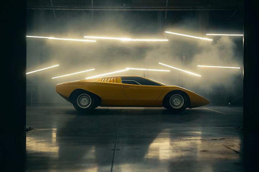 Citrondzeltenais Lamborghini... Autors: Zibenzellis69 Lamborghini būvē jaunu 1971. gada Countach LP500 prototipu kolekcionāram + video