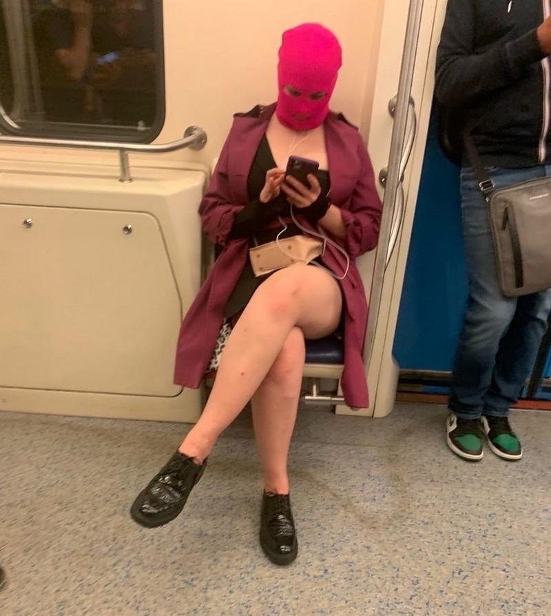  Autors: Zibenzellis69 Dīvaini un negaidīti metro pasažieri (26 fotoattēli)