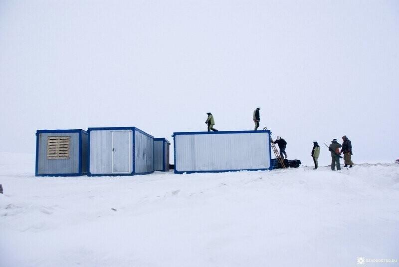 Un tā viņi ekspedīcijās dzīvo... Autors: Zibenzellis69 Tālu no civilizācijas: kā izskatās mājoklis aiz polārā loka (Arktika)