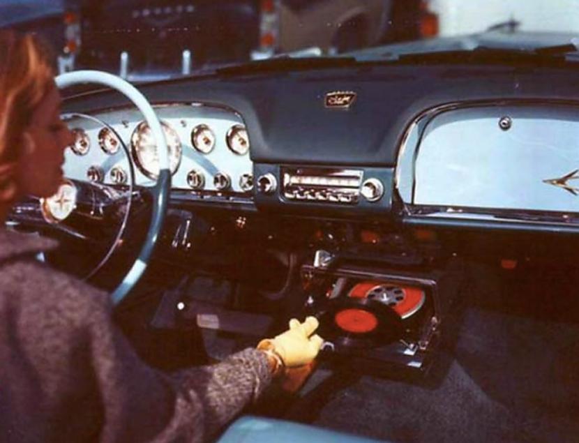 1950 gados dažām amerikāņu... Autors: Zibenzellis69 Highway Hi-Fi: senlaicīgas fotogrāfijas no laika, kad automašīnām bija ...