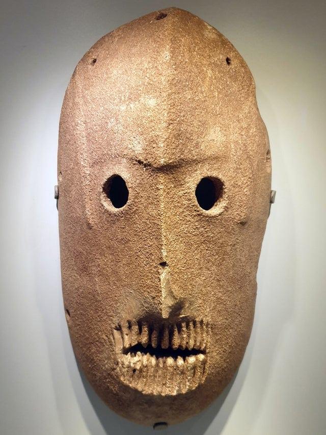 Scaronī 9000 gadus vecā akmens... Autors: Zibenzellis69 19 stilīgākie pagātnes artefakti, kas ir saglabājušies līdz mūsdienām