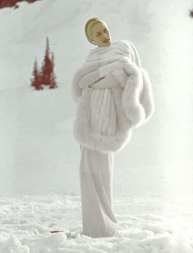 Modele Lilija Karlsone Vogue... Autors: Zibenzellis69 Laika kapsula. 40 x. gadu modes žurnālu fotogrāfijas