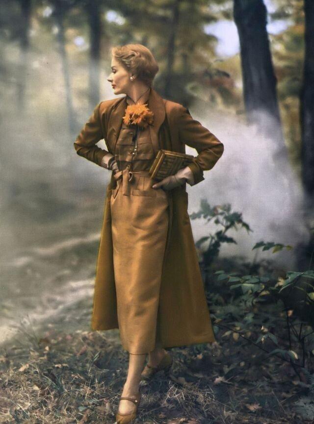 Vogue 1949 gada janvāris  Autors: Zibenzellis69 Laika kapsula. 40 x. gadu modes žurnālu fotogrāfijas