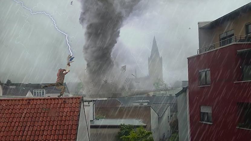  Autors: Zibenzellis69 Vācijā spēcīgās vētrās un tornado vairāki desmiti ievainoto!