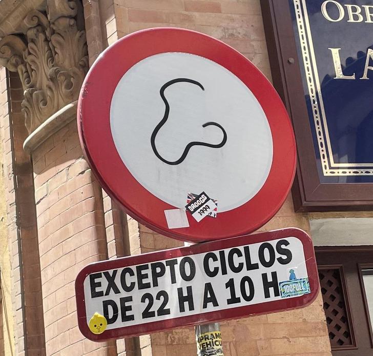 Vien ceļa zīme Spānijā ar... Autors: Lestets 18 dizaina piemēri, kas nozags tavu uzmanību
