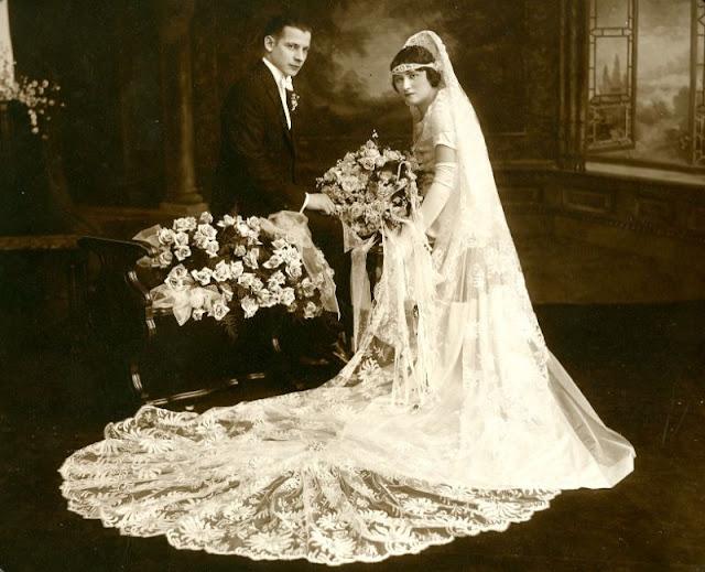 Līgavas varēja iegādāties... Autors: Zibenzellis69 35 brīnišķīgi kāzu fotoattēli no 20. gadsimta 20. gadiem