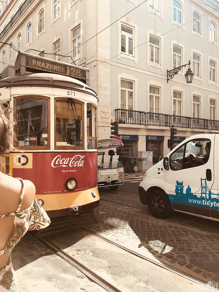 Kolorīta ainiņa viss vienā... Autors: ezkins 10 dienas Portugālē. Lisboa