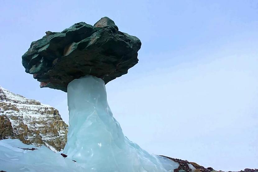 Dabiska ledus un akmeņu... Autors: Zibenzellis69 18 fotogrāfijas, kas pierāda, ka dabā vienmēr var būt kaut kas pārsteidzošs