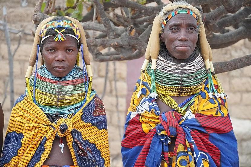 Mursi tautas sievietes kuras... Autors: Zibenzellis69 13 pārsteidzošas Āfrikas cilšu tradīcijas, kas samulsinās civilizētu cilvēku