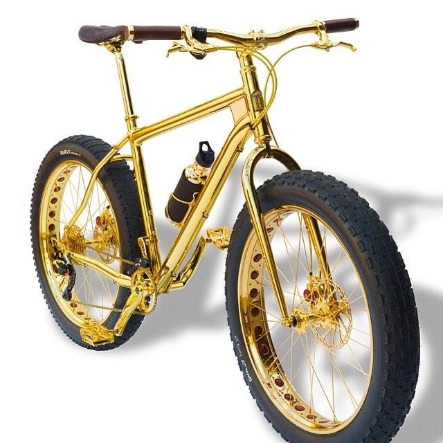 Dārgākais kalnu velosipēds kas... Autors: Zibenzellis69 Skaisti dzīvot nevar aizliegt: visdārgākās lietas pasaulē, kas izgatavotas zelta