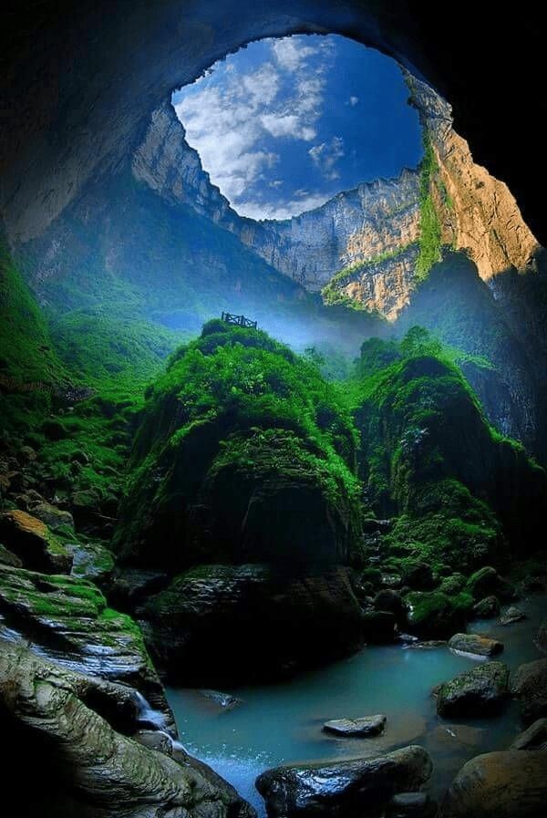 Xiaozhai Tiankeng   ir... Autors: Zibenzellis69 12 reāli caurumi uz zemes, kas izskatās kā fantastiski vārti uz citām pasaulēm