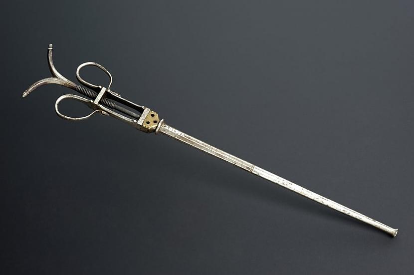 Ložu izvilcējs 1500 gads Autors: Zibenzellis69 30 pagātnes medicīniskās ierīces un instrumenti, kuri izkatās nedaudz biedējoši