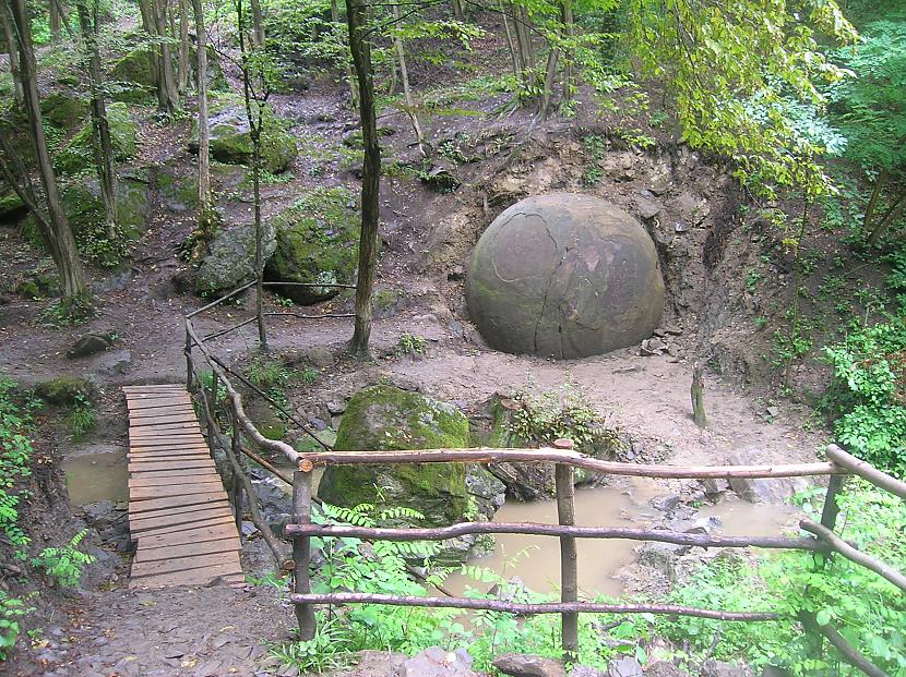 Bosnijas akmens lodesScaronī... Autors: Lestets 9 dīvaini objekti, kas mulsina daudzus zinātniekus