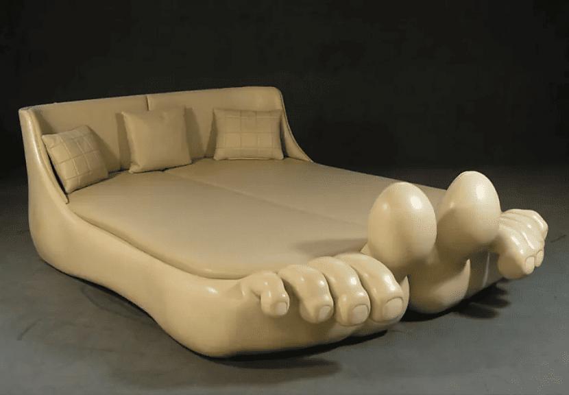 Mājīga kāju gultaFrāze... Autors: Zibenzellis69 25 “dzīvas” mēbeles un dekori, kuru īpašnieki nekad nejūtas vientuļi