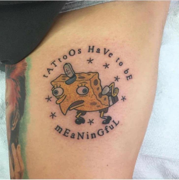 Cik ļoti gan patiesi Autors: Lestets 19 jautri tetovējumi, kas paliek smieklīgāki, ja tos papētīt tuvāk