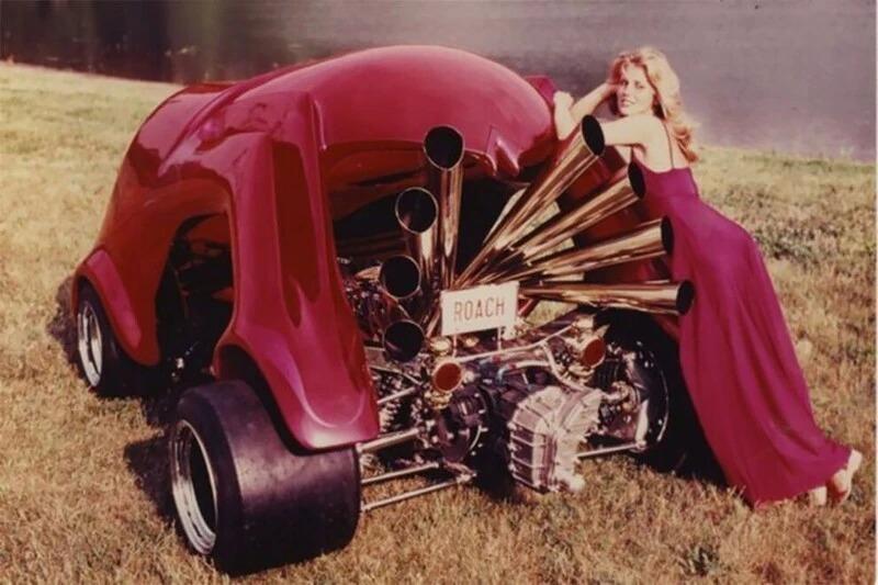 Neviens nebrauca ar RoAcH... Autors: Zibenzellis69 Šādi 70. gadu dizaineri iztēlojās, kā varētu izskatīties nākotnes automašīna