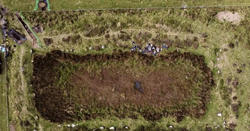 Unikālā vieta kas pazīstama kā... Autors: Lestets VIDEO ⟩ Karaļa Artūra zāle, kā izrādās, ir noslēpumains aizvēsturisks monuments