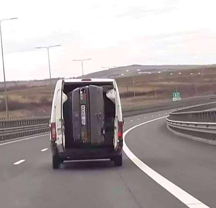 Tā dzimst automascaronīnas... Autors: Zibenzellis69 19 prātam neaptveramas fotogrāfijas, kas liks tev jautāt: "Pagaidi, kas notiek?"